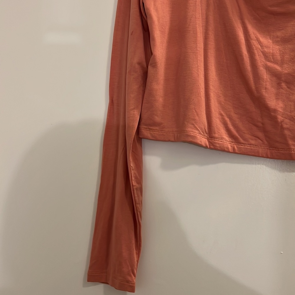 ORIGINALITY CROP TOP - Picture 5 of 5